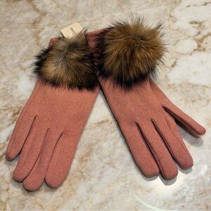 Pretty Persuasions Ladies Touchscreen Pink Gloves with Raccoon Fur Trim - NWT
